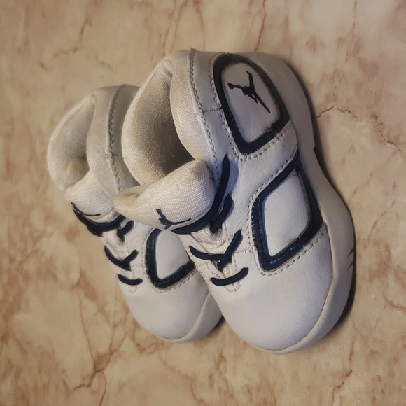 Jordan Baby  White and Black Sneakers Size  3 - Picture 5 of 7